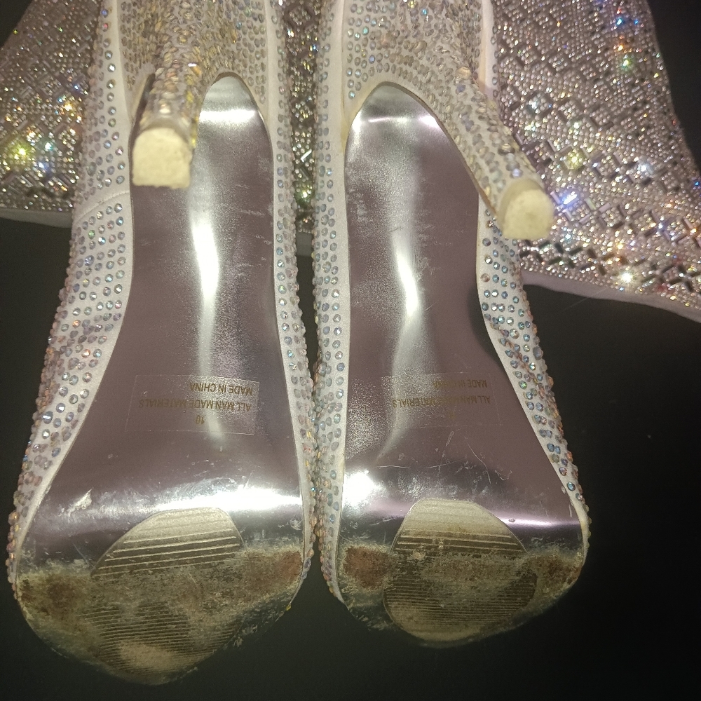 White with iridescent rhinestone heel. - Picture 4 of 4